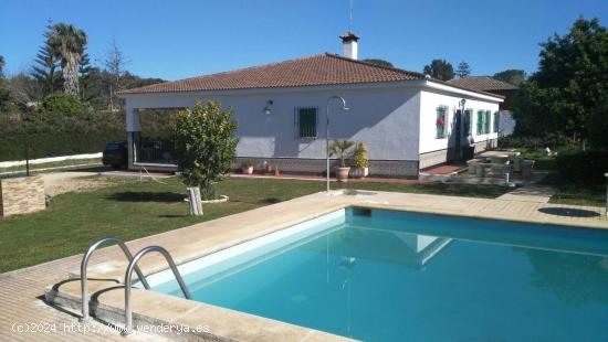 GRAN CHALET EN PARCELA SEGREGADA EN PINAR DE LOS FRANCESES - CADIZ