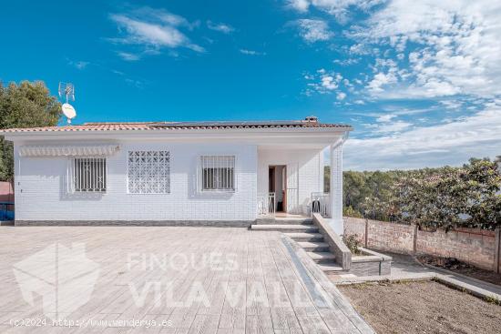 Chalet con Piscina y Energía Sostenible - BARCELONA