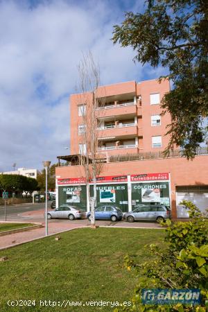  Piso en Alquiler con Plaza de Garaje junto a Torrecárdenas - ALMERIA 