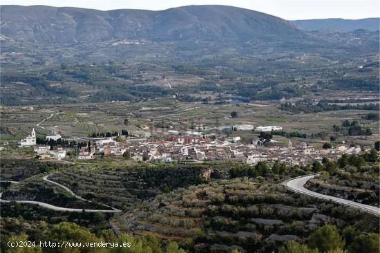 Casa de pueblo reformada en Beniarrés - ALICANTE