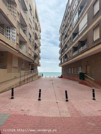 PISO EN LA MATA DE TRES DORMITORIO FRENTE AL MAR - ALICANTE