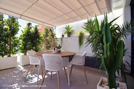 Casa adosada de 4 plantas en Guardamar Hill - ALICANTE