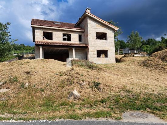 ❗ATENCIÓN❗ Excelente CHALET individual en construcción. SAN MIGUEL DO CAMPO. - ORENSE