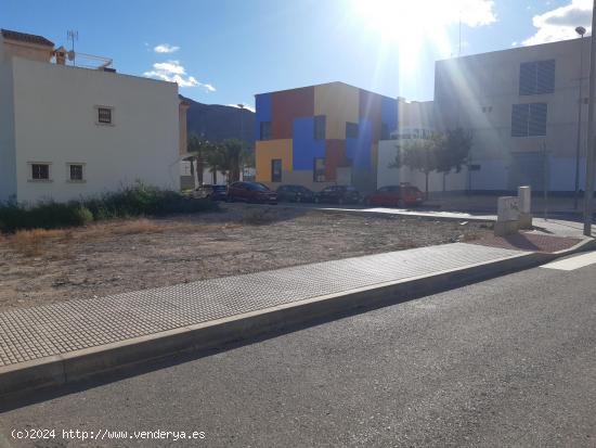 TERRENO URBANO ESQUINA EN ZONA AUDITORIO - ALICANTE