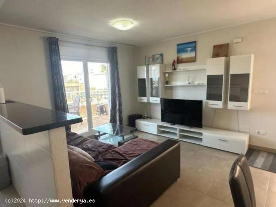 GRAN PISO EN TORREVIEJA CON PISCINA COMUNITARIA, 2 HAB, 1 BAÑO - ALICANTE