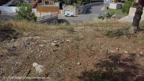 GRAN TERRENO URBANO EN LA URBANIZACIÓN PLA DE LES CLOTXES, BENIFAIÓ - VALENCIA