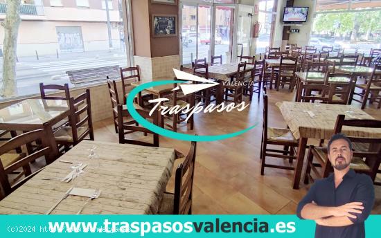 CLÁSICO BAR ESQUINERO EN TRASPASO CON TERRAZA Y COCINA EN ZONA ZAIDIA - VALENCIA