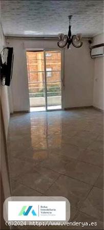 Hermoso piso con balcon terraza y aire acondicionado,  te gustara , es juvenil. - VALENCIA