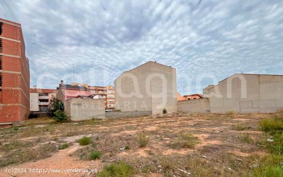 Solar ideal para invertir en la Pobla de Vallbona - VALENCIA