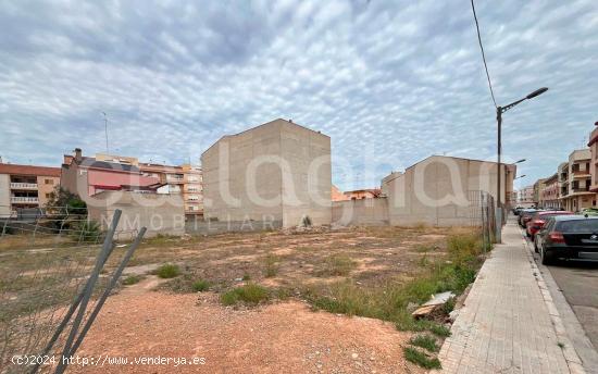 Solar ideal para invertir en la Pobla de Vallbona - VALENCIA