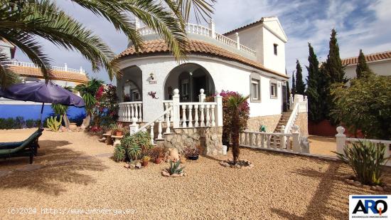  ESPECTACULAR CHALET CON PISCINA EN CAMPOSOL - MURCIA 