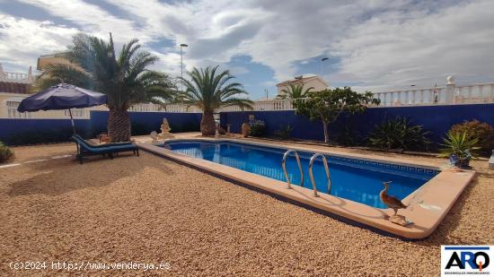 ESPECTACULAR CHALET CON PISCINA EN CAMPOSOL - MURCIA