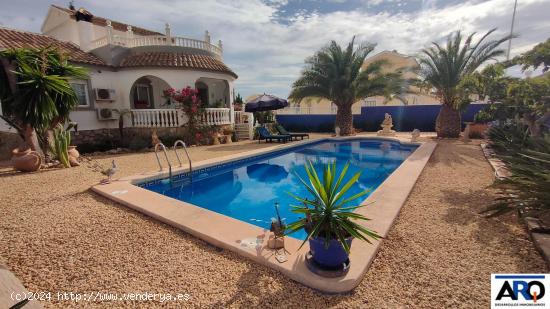 ESPECTACULAR CHALET CON PISCINA EN CAMPOSOL - MURCIA