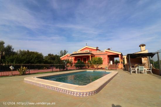 CASA DE CAMPO DE 4 DORMITORIOS CON PISCINA PRIVADA - ZONA LA CAMPANETA, ORIHUELA - - ALICANTE