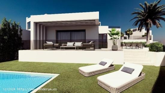 Chalet independiente en Panoramic con vistas al mar y BENIDORM - ALICANTE