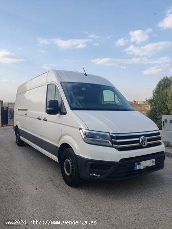 Volkswagen Crafter 35 Furgon BM TA L3H2 2.0TDI 103kW de 2019 con 220.000 Km por 26.500 EUR. en Madri