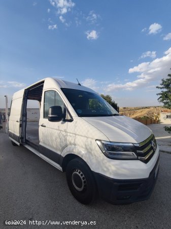 Volkswagen Crafter 35 Furgon BM TA L3H2 2.0TDI 103kW de 2019 con 220.000 Km por 26.500 EUR. en Madri