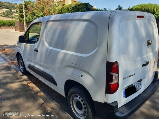 Peugeot Partner 1.5 BLUEHDI FURGON de 2021 con 115.000 Km por 9.915 EUR. en Girona