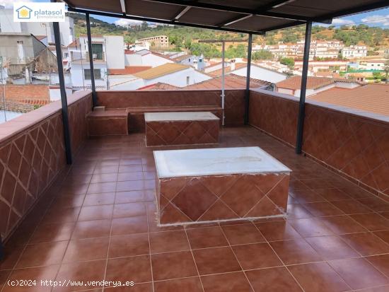  Casa en el centro del pueblo de El Castillo de las Guardas - SEVILLA 