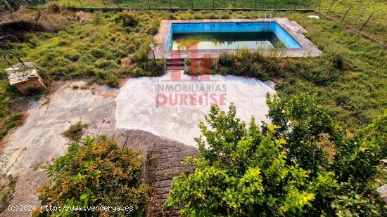 GRAN CASA CON PARCELA Y PISCINA A QUINCE MINUTOS DE OURENSE - ORENSE