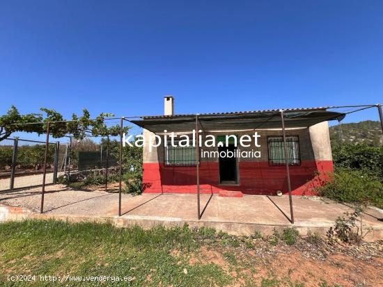 BONITA CASA DE CAMPO A LA VENTA EN ALCUDIA DE CRESPINS - VALENCIA