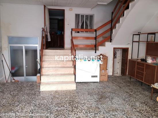  CASA A LA VENTA EN ONTINYENT SITUADA EN ZONA CENTRICA. - VALENCIA 