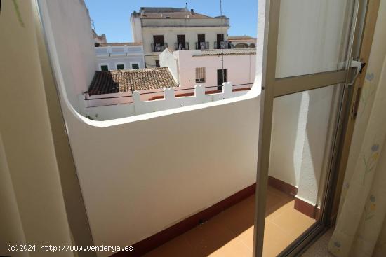 ¡¡PISO EN EL CENTRO DE Pª DE LA CALZADA CON DOS PLAZAS DE GARAJE!! - BADAJOZ