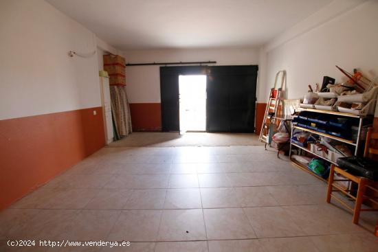 Vivienda de esquina en Puebla de la Calzada - BADAJOZ