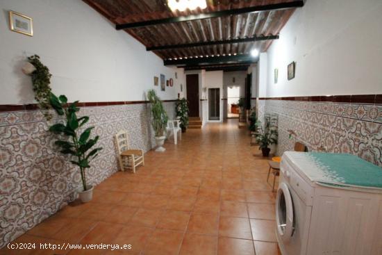 Vivienda de esquina en Puebla de la Calzada - BADAJOZ