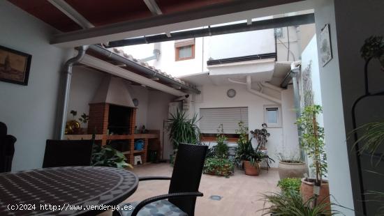 Casa con patio en zona San José - Ontinyent - VALENCIA