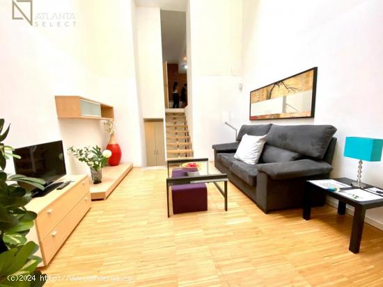 MODERNO LOFT TIPO DUPLEX- AMUEBLADO Y EQUIPADO - MADRID