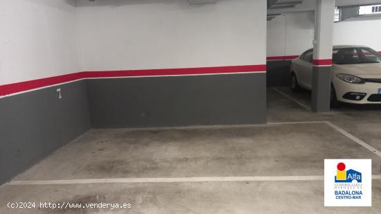 Plaza de Parking de 11,20 m², en c/ Industria, zona Gorg - BARCELONA