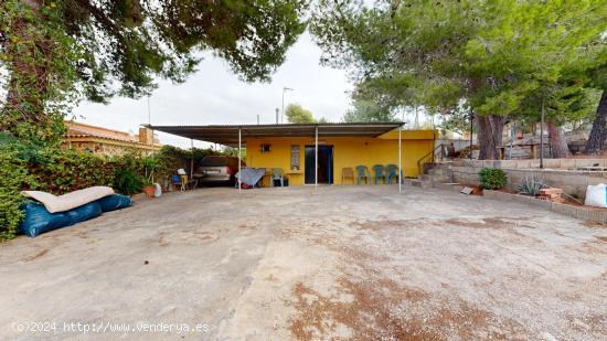  Casa de campo en urbanización Los Lagos - VALENCIA 