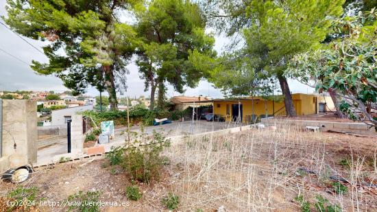 Casa de campo en urbanización Los Lagos - VALENCIA