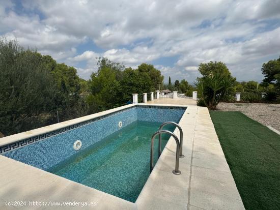 CHALET URBANO EN ZONA DE LES MALLAES CON VISTAS - VALENCIA