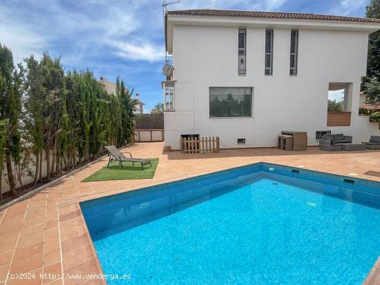 Preciosa casa en Llanos de Silva con piscina y amplio patio. - GRANADA