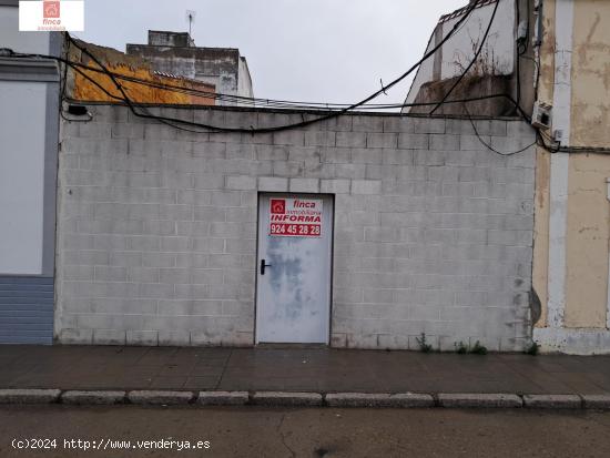  VENTA SOLAR A DOS CALLES, URBANO EN MONTIJO, ZONA SAN GREGORIO, - BADAJOZ 