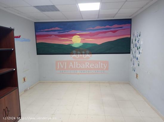 ESPECTACULAR LOCAL EN VENTA O ALQUILER EN ZONA INDUSTRIA - ALBACETE