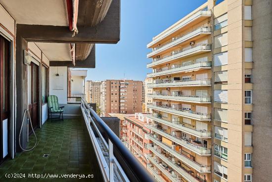 Vivienda en venta con vistas despejadas a la playa de La Victoria - CADIZ