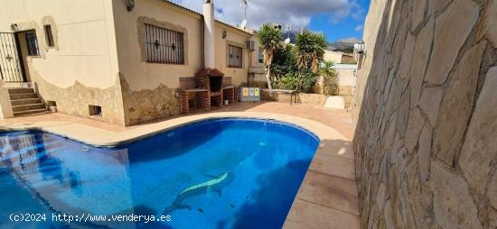 CHALET EN LA NUCÍA CON VISTAS AL MAR - ALICANTE