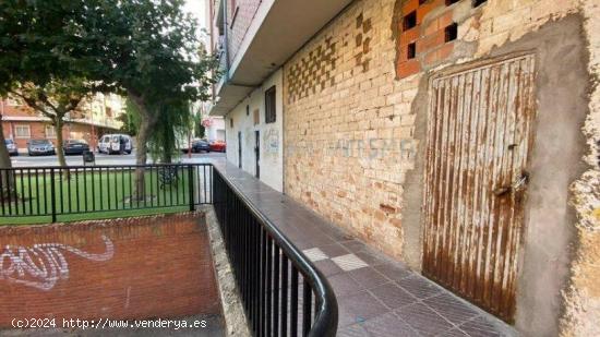  Urbis te ofrece un local comercial en venta en Santa Marta de Tormes, Salamanca. - SALAMANCA 