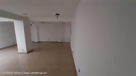 CENTRO.-  PISO EN VENTA EN C/ TEODOSIO.- - SEVILLA