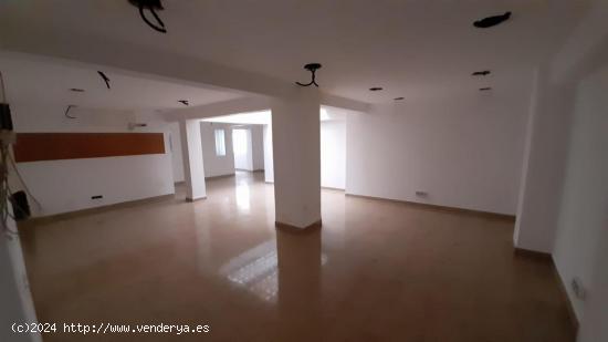 CENTRO.-  PISO EN VENTA EN C/ TEODOSIO.- - SEVILLA