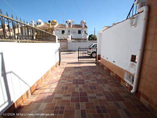 BUNGALOW EN EL CHAPARRAL - TORREVIEJA - ALICANTE