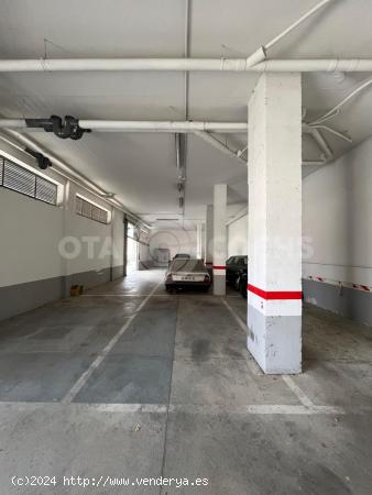 PLAZA DE PARKING PARA COCHE EN CALLE PERE BENAVENT MIGJORN DE REUS - TARRAGONA