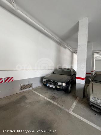 PLAZA DE PARKING PARA COCHE EN CALLE PERE BENAVENT MIGJORN DE REUS - TARRAGONA