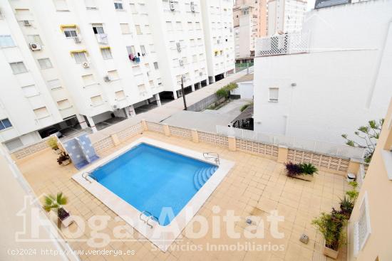 ¡CERCA DE LA PLAYA! ÁTICO SEMINUEVO EN RESIDENCIAL CON PISCINA Y ASCENSOR - VALENCIA