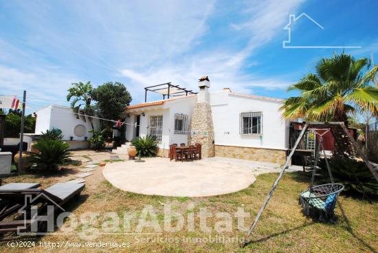 CHALET CON TERRAZA, GARAJE Y BARBACOA CERCA DE LA PLAYA - VALENCIA