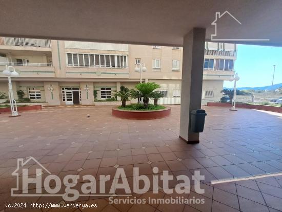 ¡FRENTE AL MAR! PRECIOSO EXTERIOR EN RESIDENCIAL CON PISCINA, JARDÍN Y GARAJE - CASTELLON