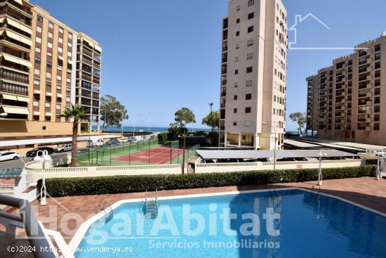 ¡FRENTE AL MAR! PRECIOSO EXTERIOR EN RESIDENCIAL CON PISCINA, JARDÍN Y GARAJE - CASTELLON